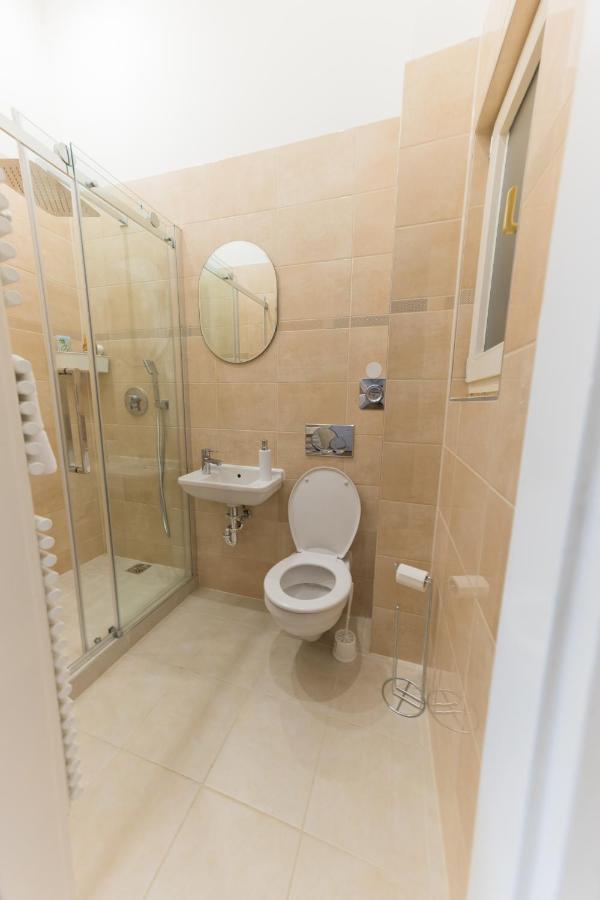 Rumbach Royal Apartment Budapest Bagian luar foto